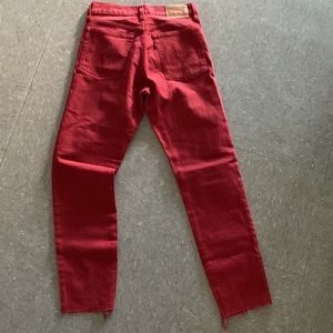 Red high rise jeans Levi’s 26